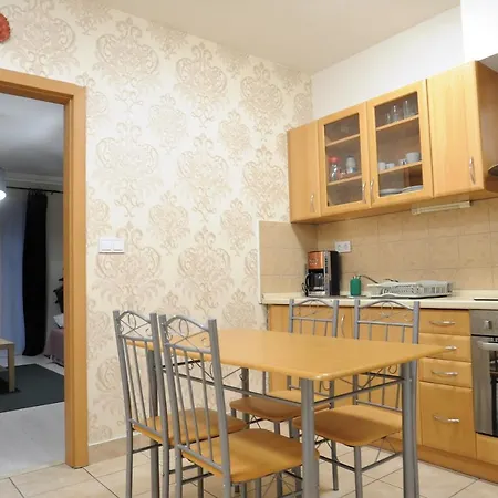 Apartment Lovely In The Heart Of